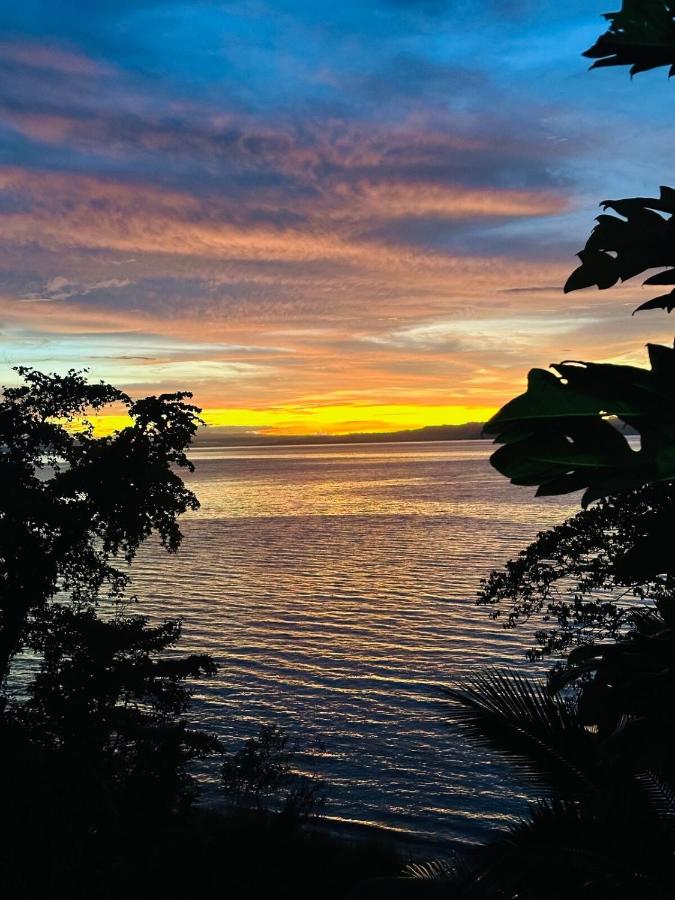 SurfNTurf Beach House - 4