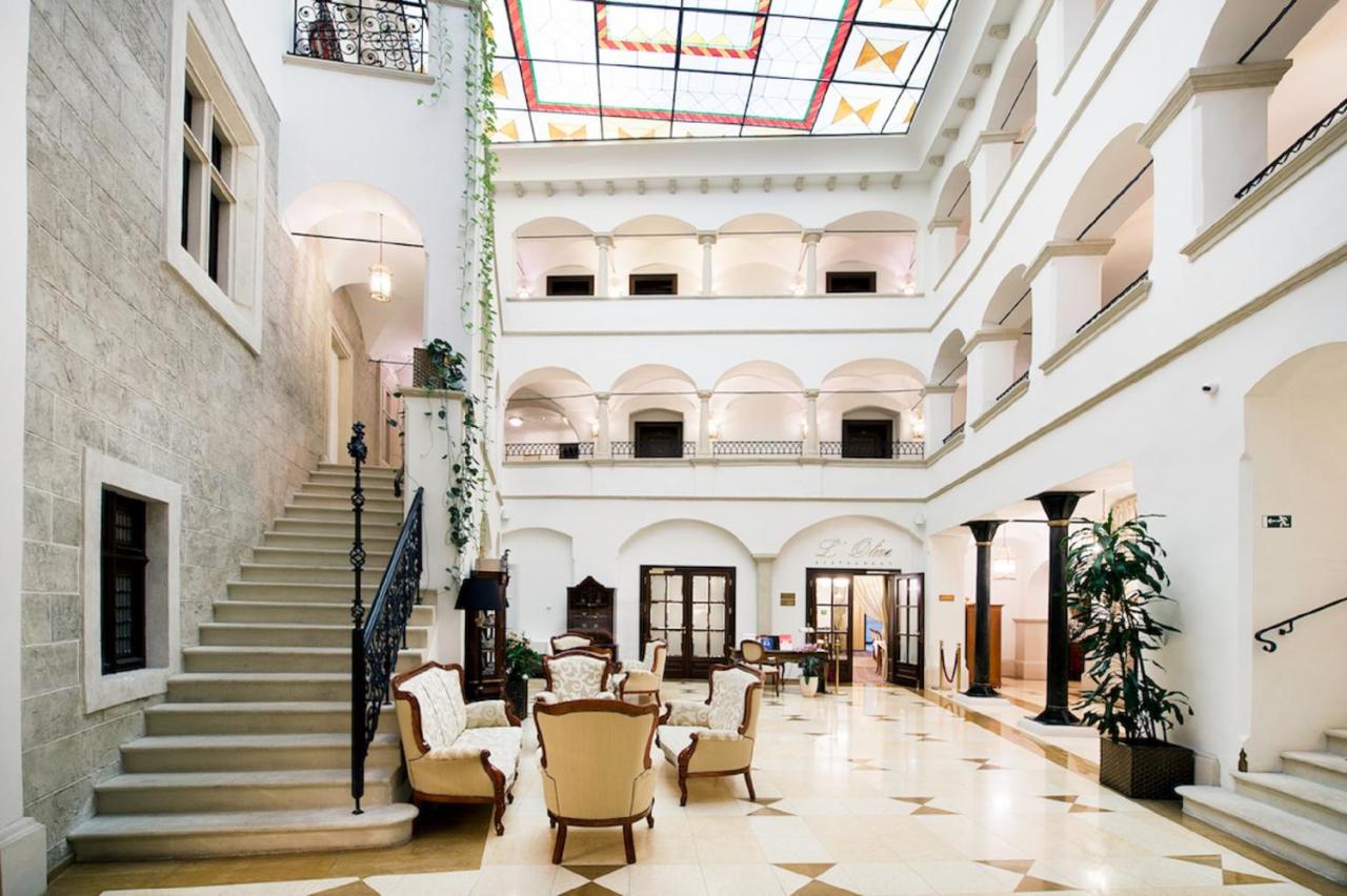 Arcadia Hotel *****