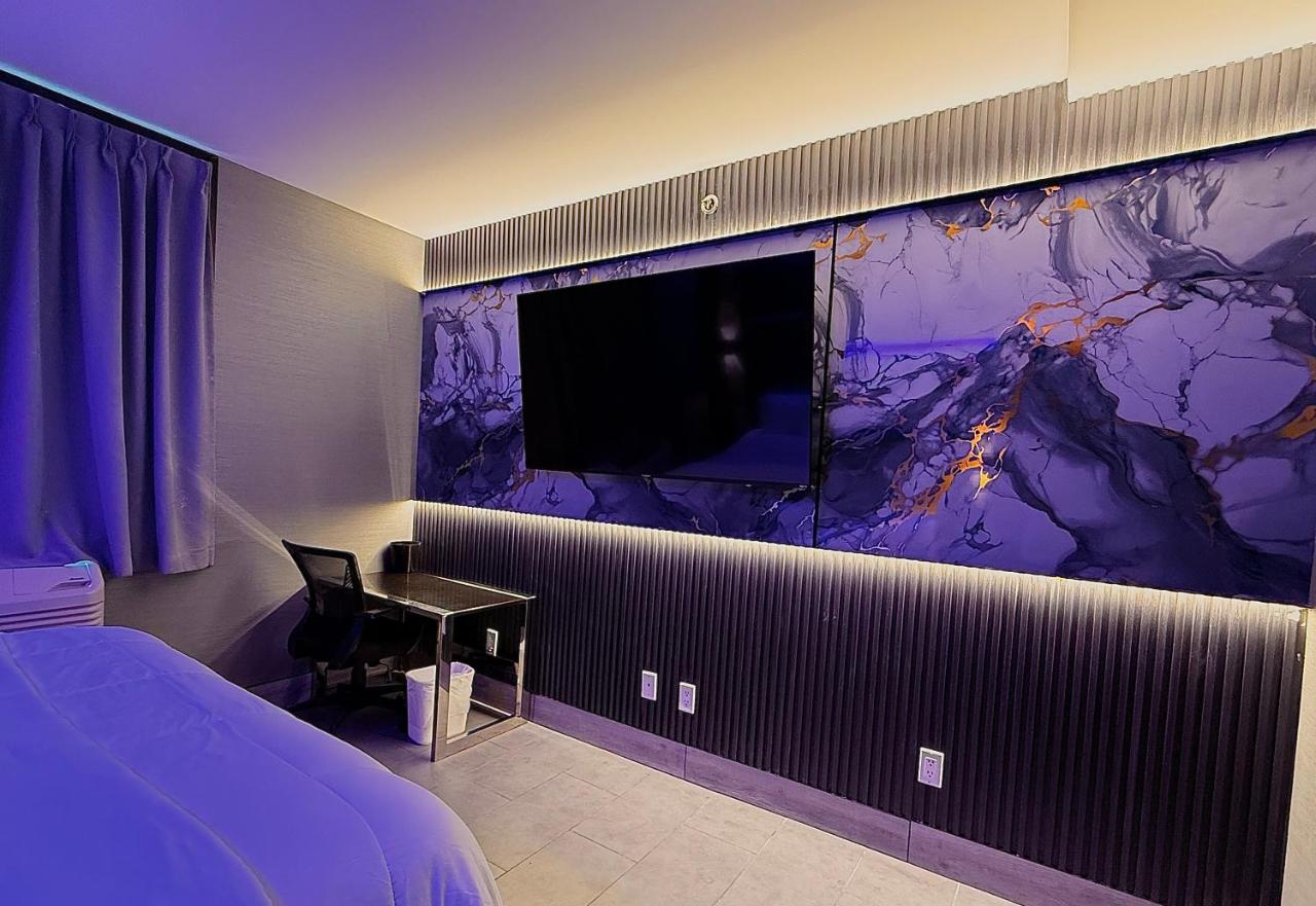 Umbrella Hotel Bronx - 5