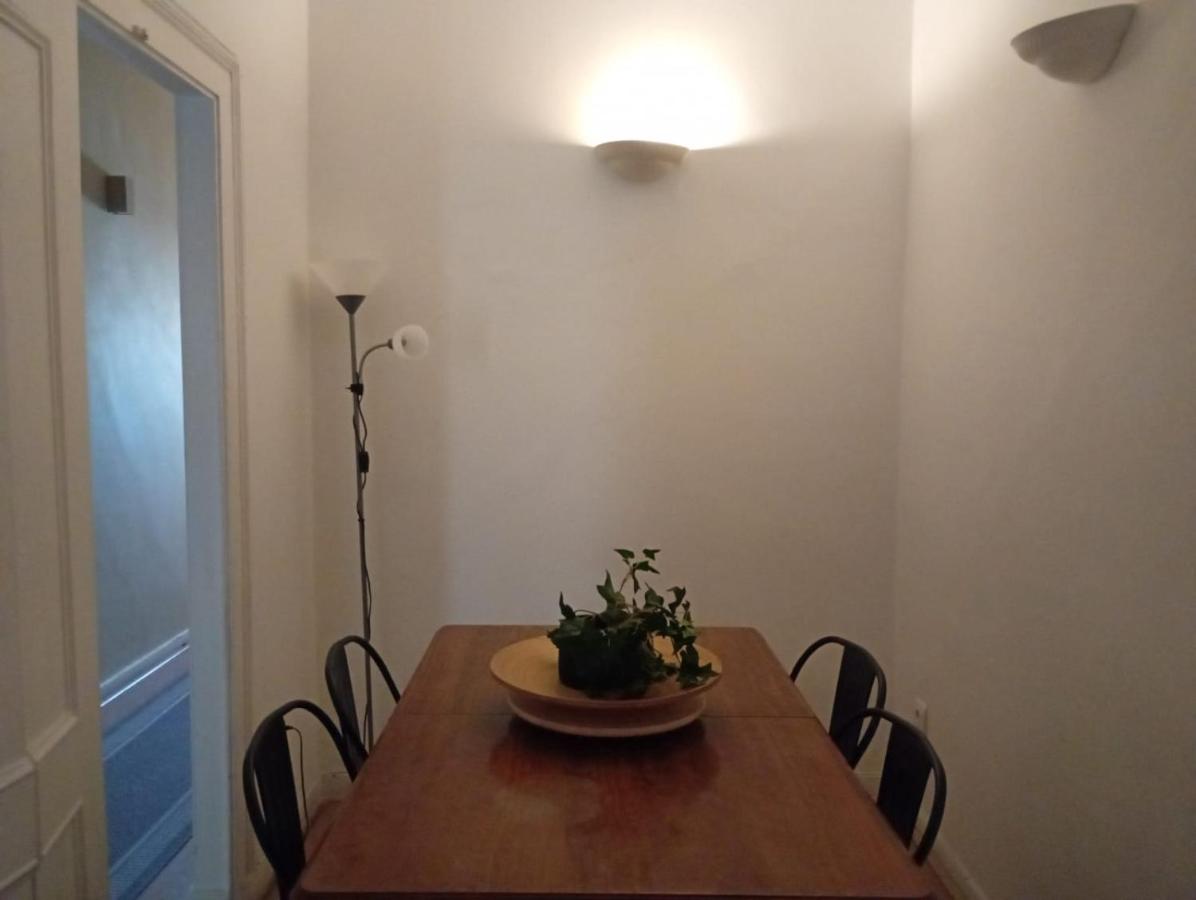 Santos Apartment in Central Lisbon with River View - 2