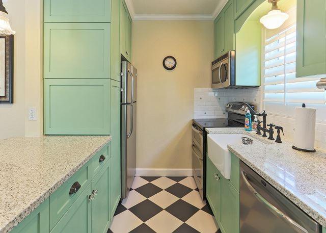 Image: Beach Condo With Heated Pool, Coral Resort A1