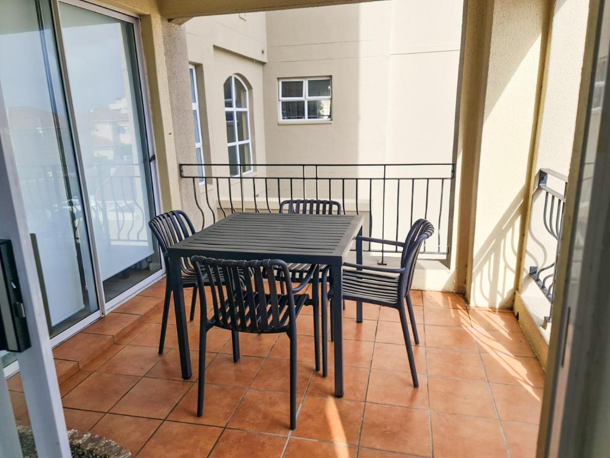 Century Hideaway with Mountain views, Security, FREE Parking - 5