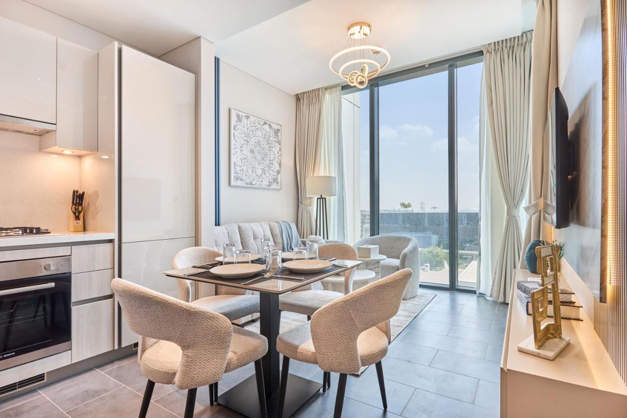 STAY BY LATINEM Luxury 1BR Holiday Home CB 0902 Near Burj Khalifa - 5