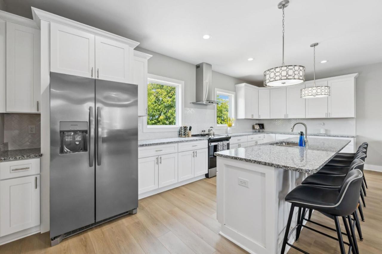 Friends in Skyline Places Luxurious Brand New Build, Great for Groups, 10 min to Downtown Nash - 4