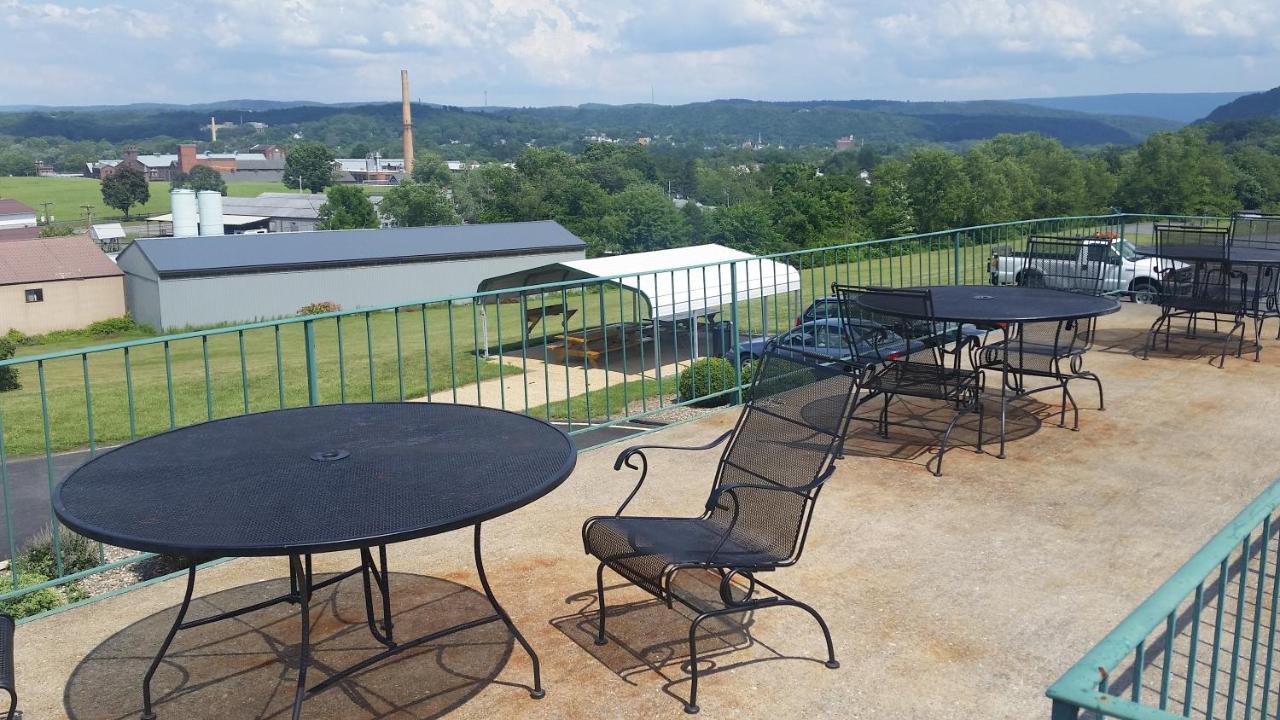 Huntingdon Motel — photo 21