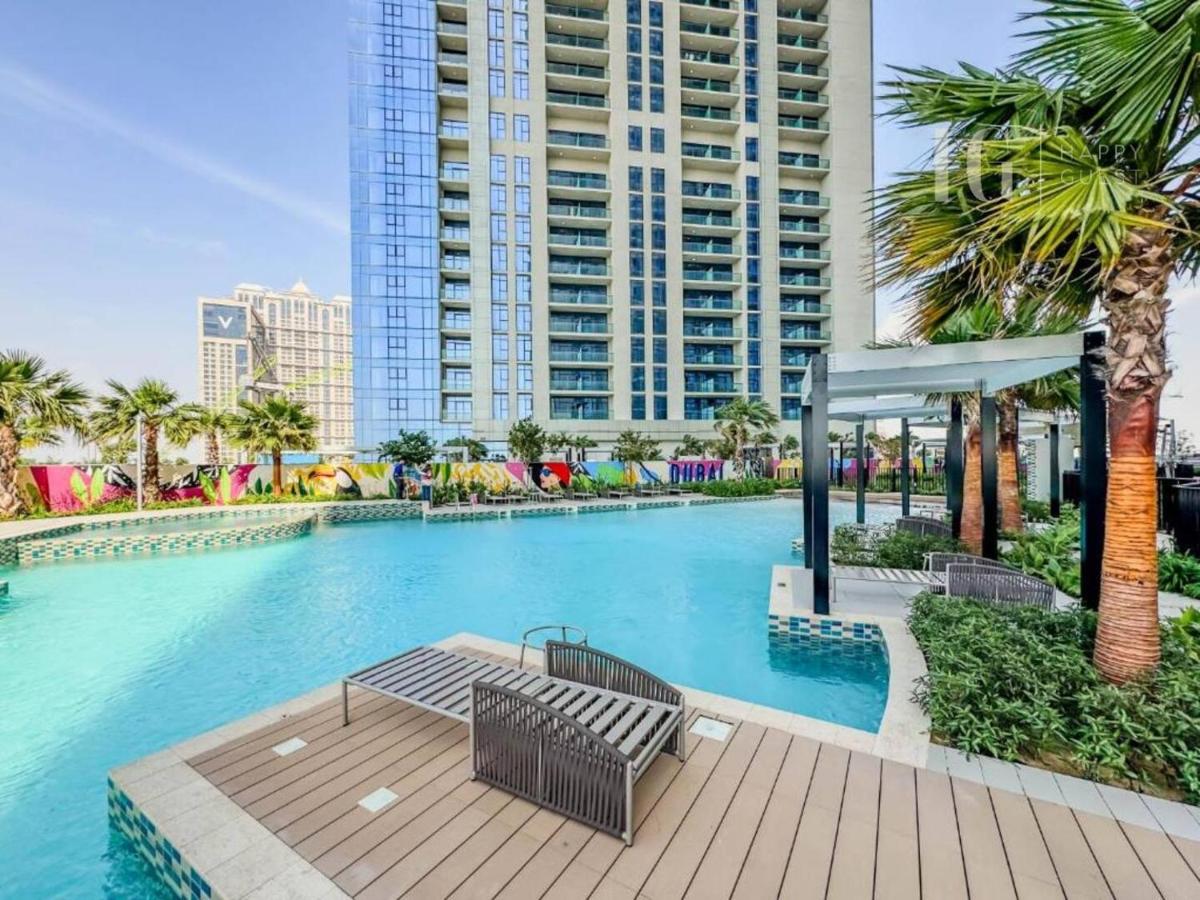 Sky-High Aykon City Studio - 4