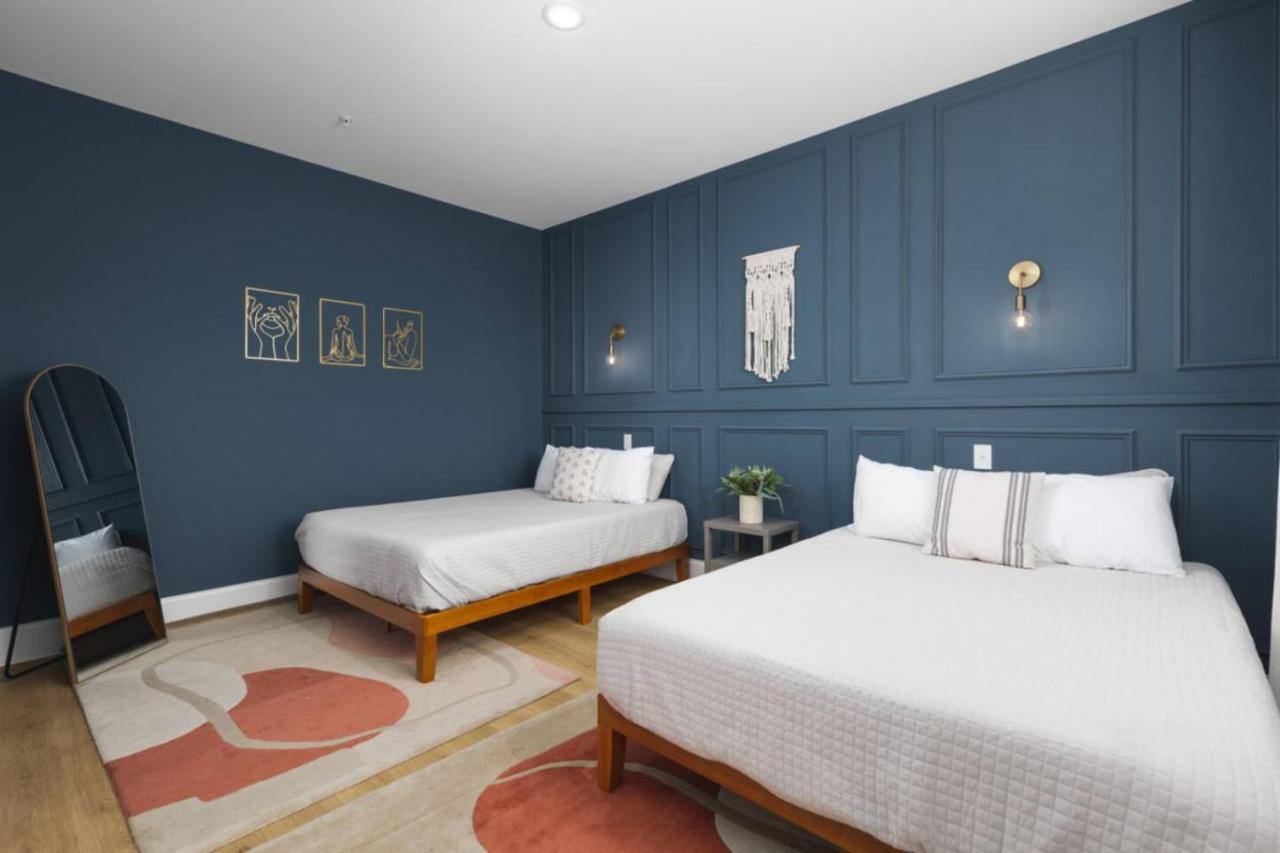 Sleeps 16 Two Condos Side by Side Only 3 miles Broadway - 2