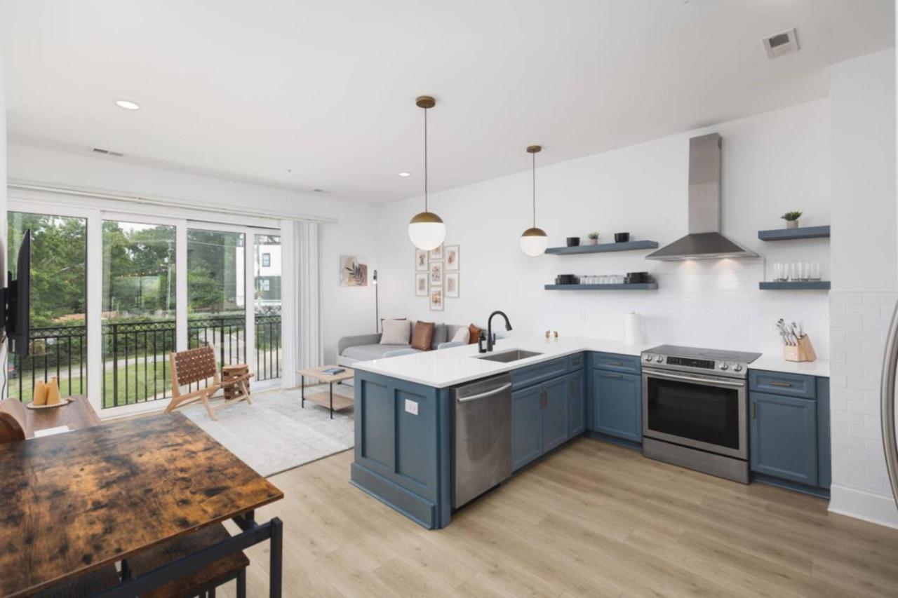 Sleeps 16 Two Condos Side by Side Only 3 miles Broadway - 3