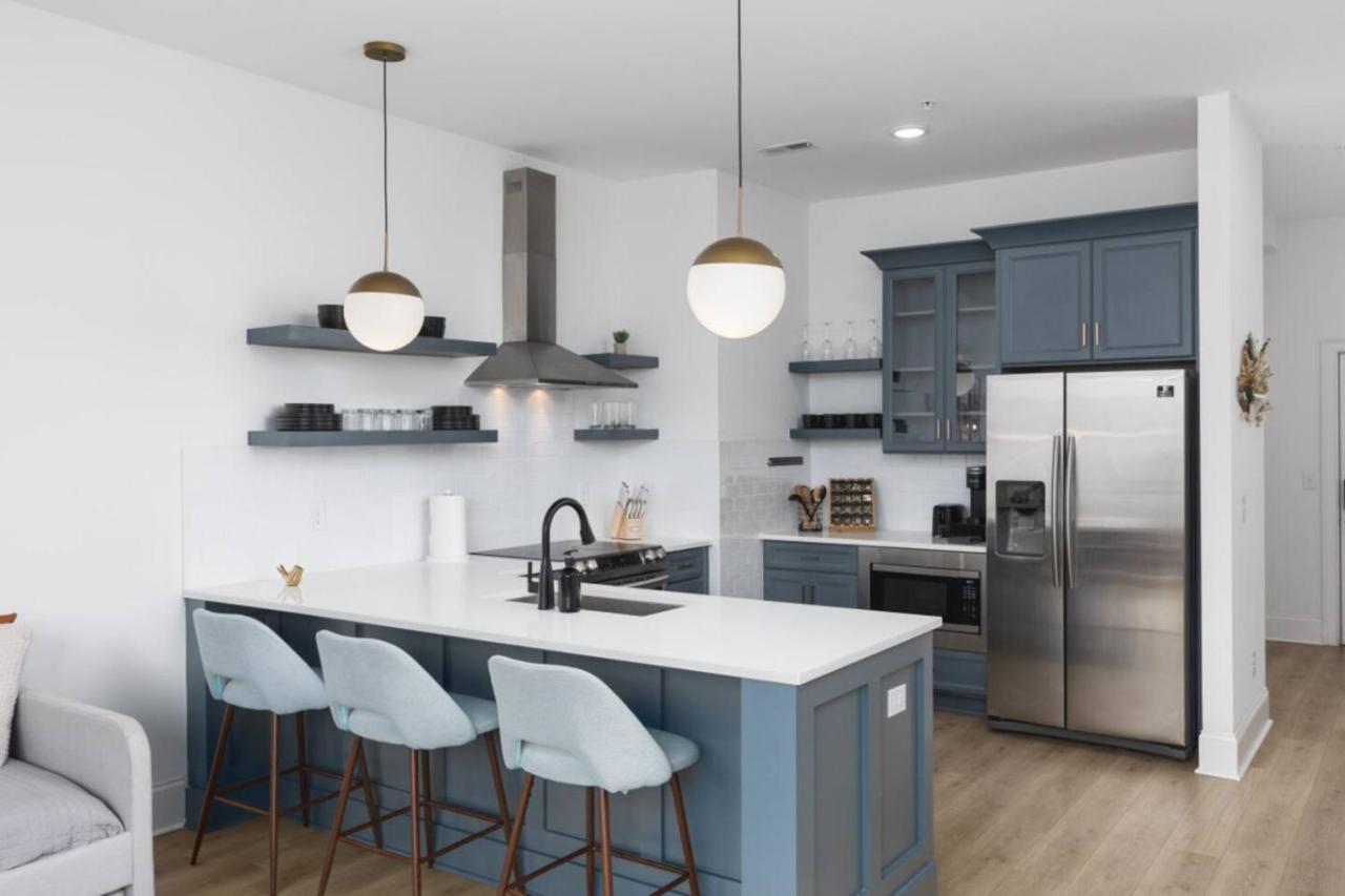 Sleeps 16 Two Condos Side by Side Only 3 miles Broadway - 5