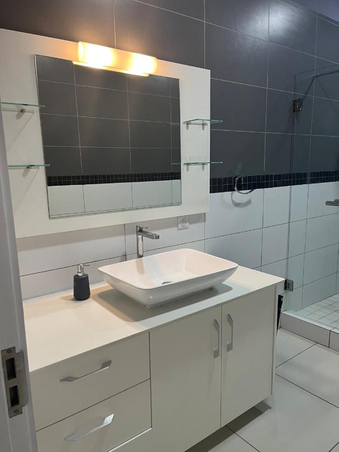 Oceanfront condominium at Pierre Bleue, Flic en Flac - 3