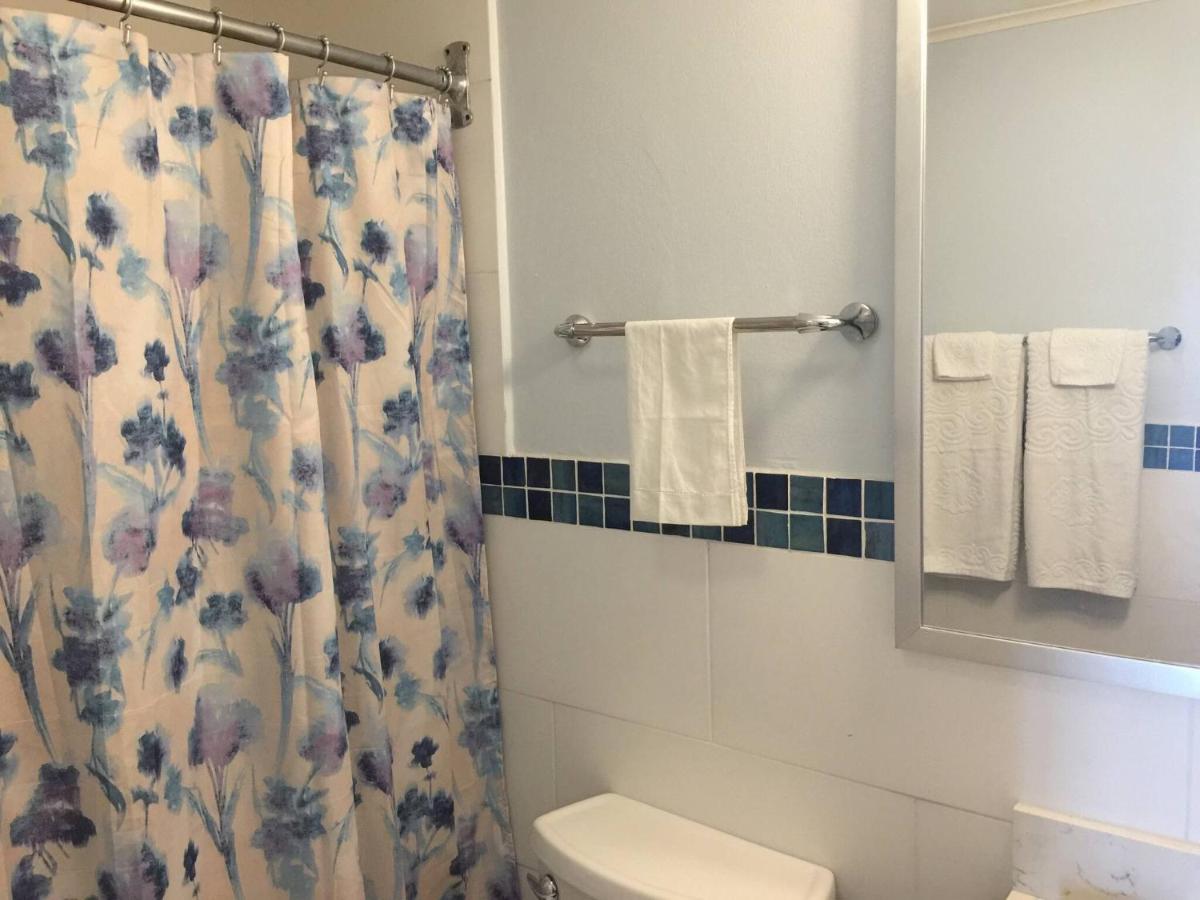 Modern Abbey Court Condo - 3