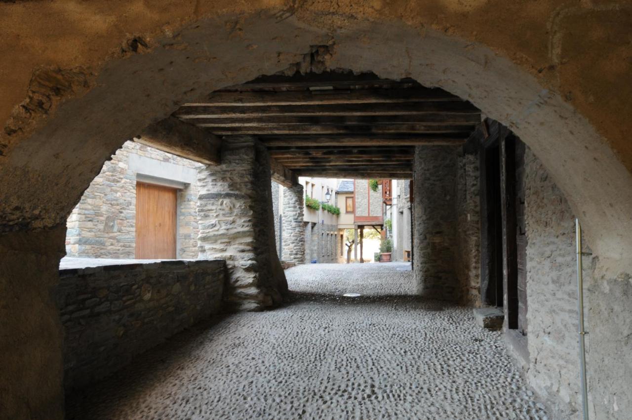Casa Rural La Comella, Tirvia, Spain - Booking.com