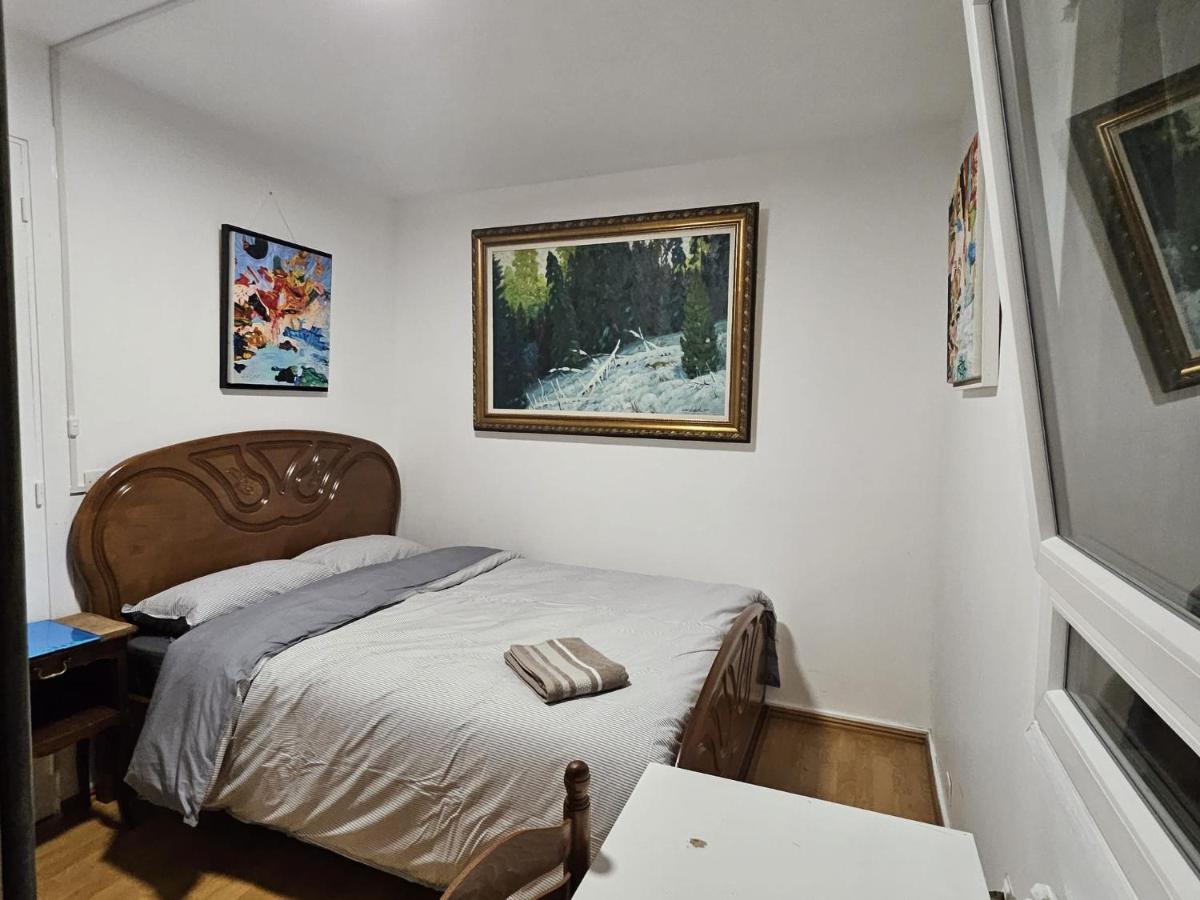 Chambres lumineuses avec vue sur Paris Montmartre - 2