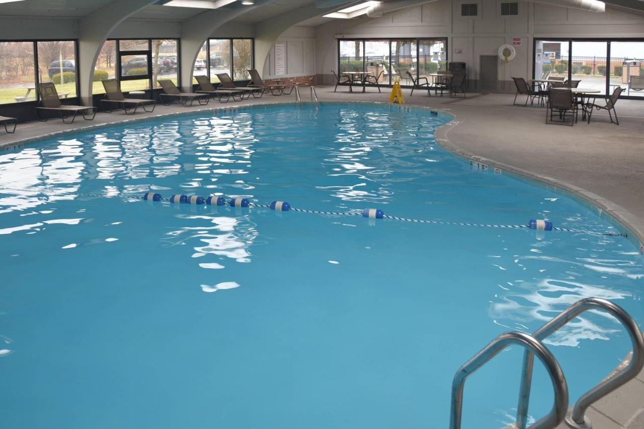 Travel Inn Perrysburg — photo 18