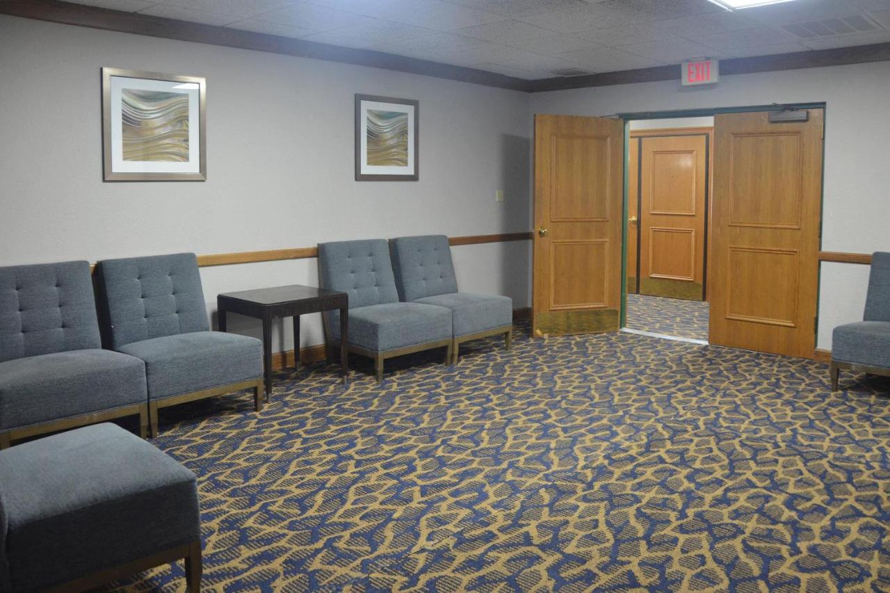 Travel Inn Perrysburg — photo 21