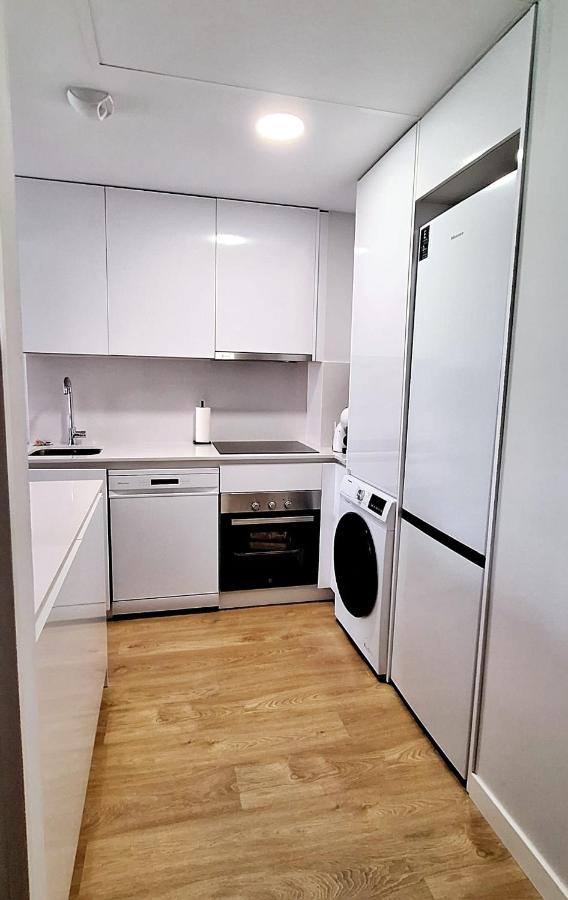 Modern Apt - Rooftop Pool Parking & Beach - 2