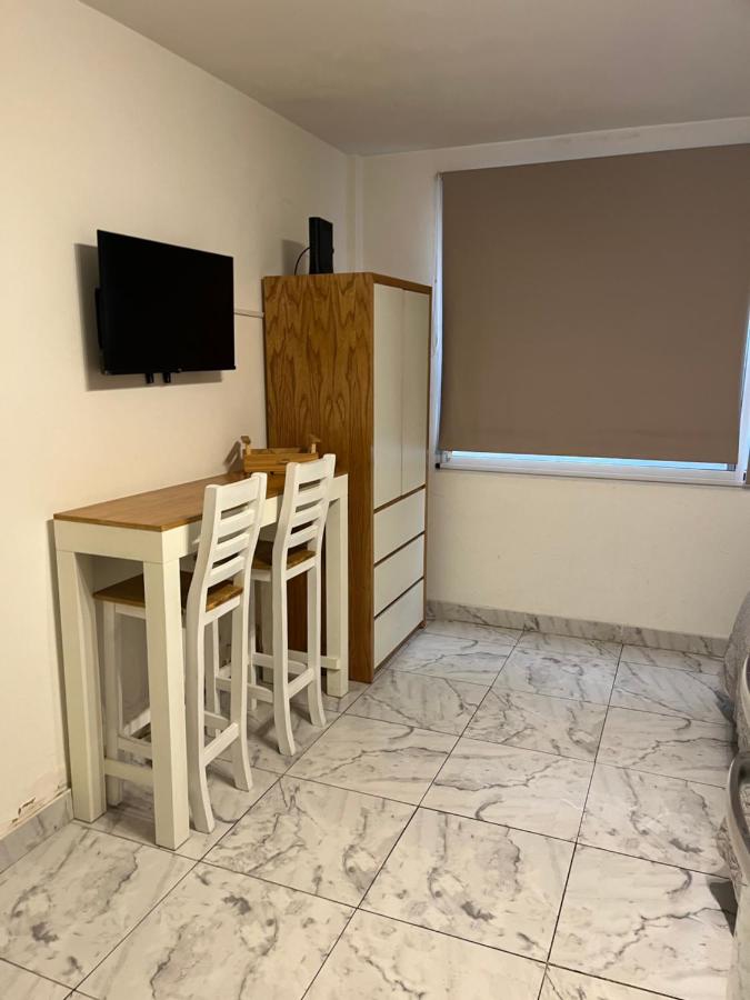 Cerca del obelisco - 3