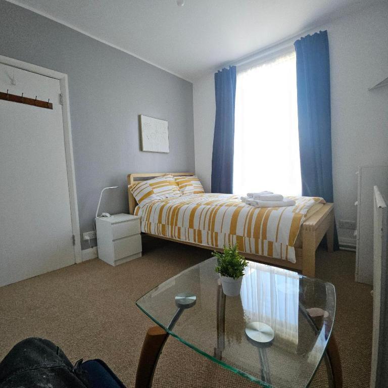 Central London Stay for 3 - 5