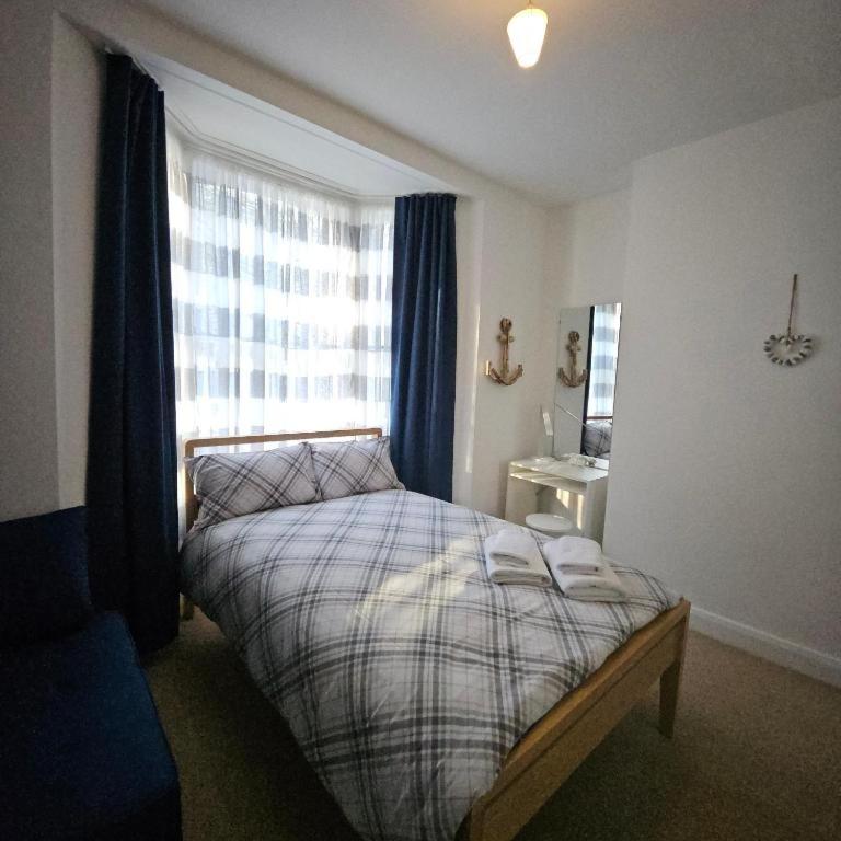 Comfy Room for 3 in Central London - 4