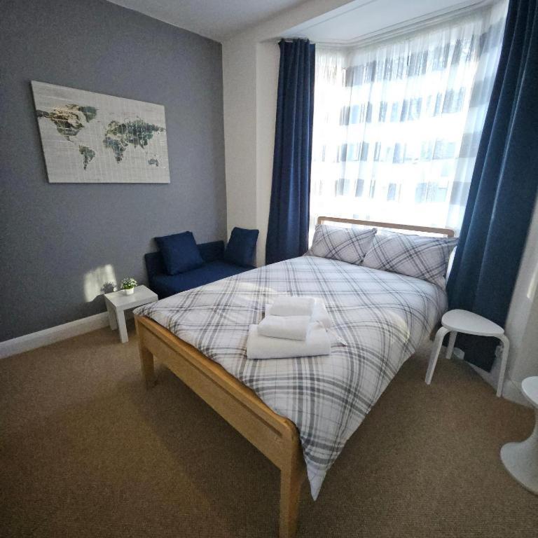 Comfy Room for 3 in Central London - 5