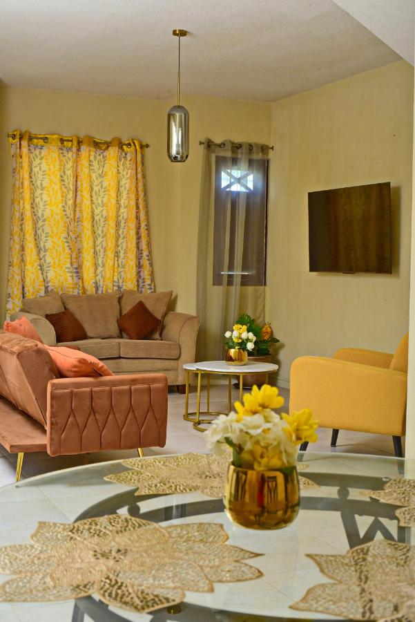 Casa Amarilla St Michael