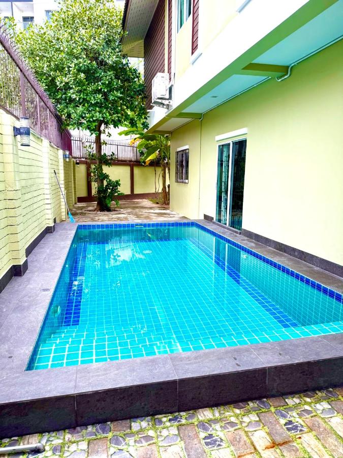 Warisa Happy Pool Villa Near Pattaya Beach