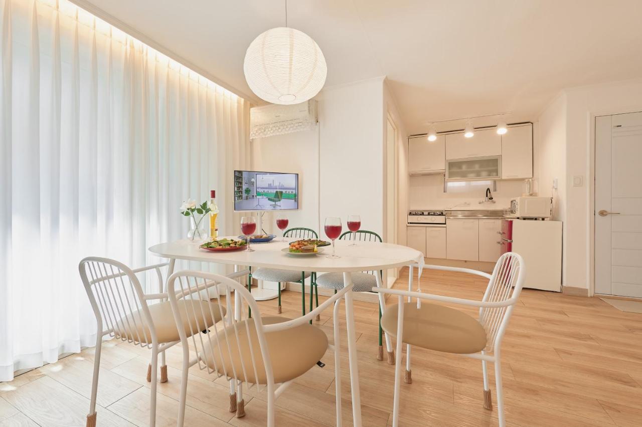 오픈할인 언주역 도보7분 넓은거실 무료주차 2베드룸