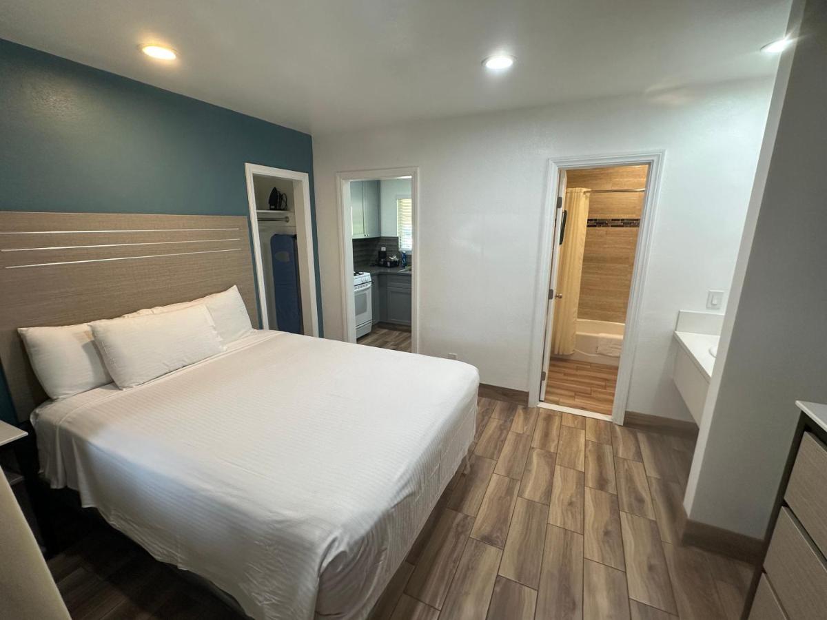 Town & Country Inn — photo 12