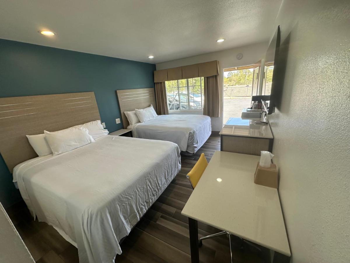 Town & Country Inn — photo 19