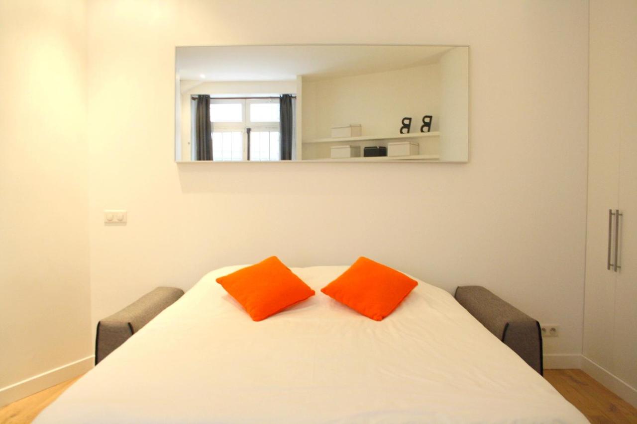 PALAIS ROYAL Paris, rue d'Argenteuil VII - 3