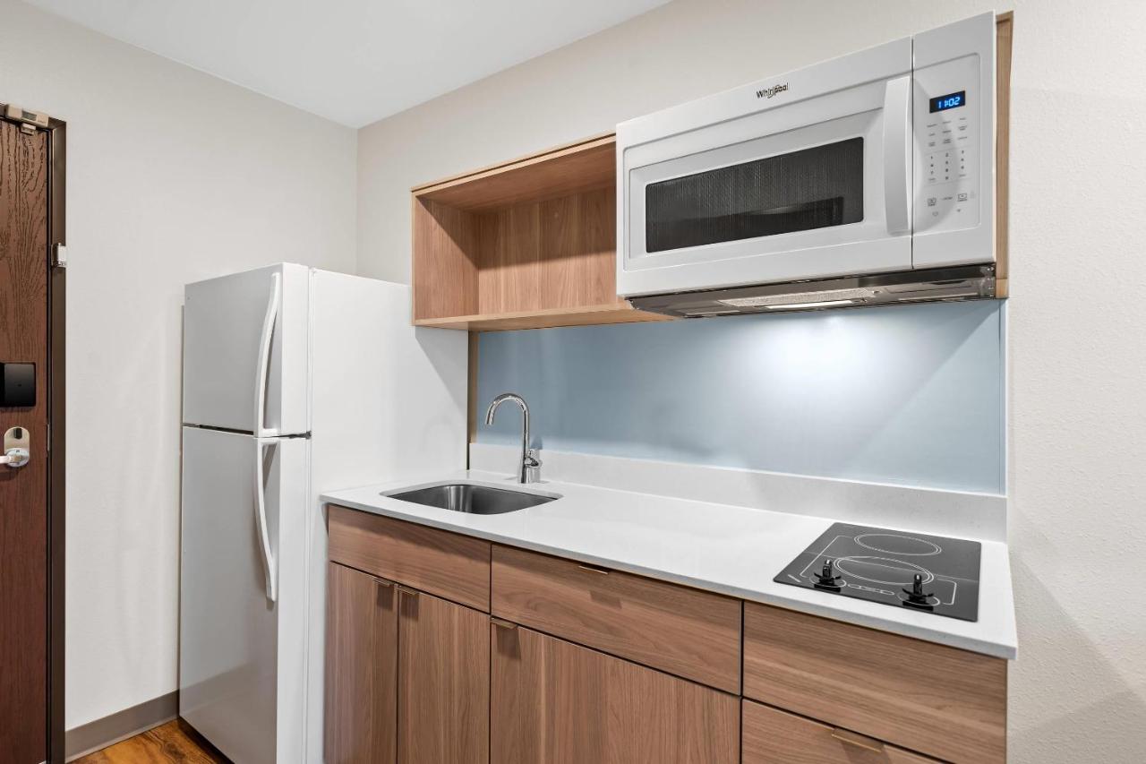 WoodSpring Suites Richmond Airport — photo 18