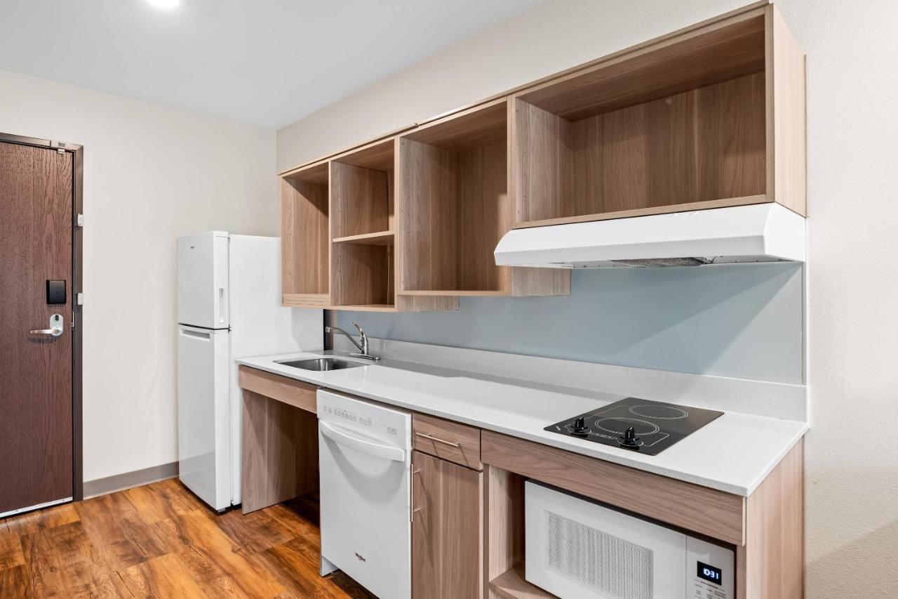 WoodSpring Suites Richmond Airport — photo 21