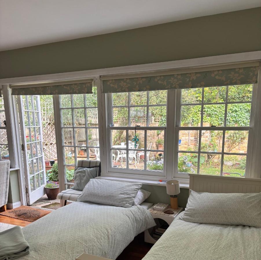 Self contained garden studio - 2