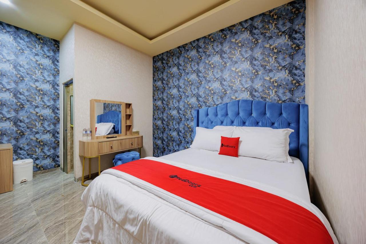 RedDoorz Plus Syariah @ Tiban Centre Batam - 4