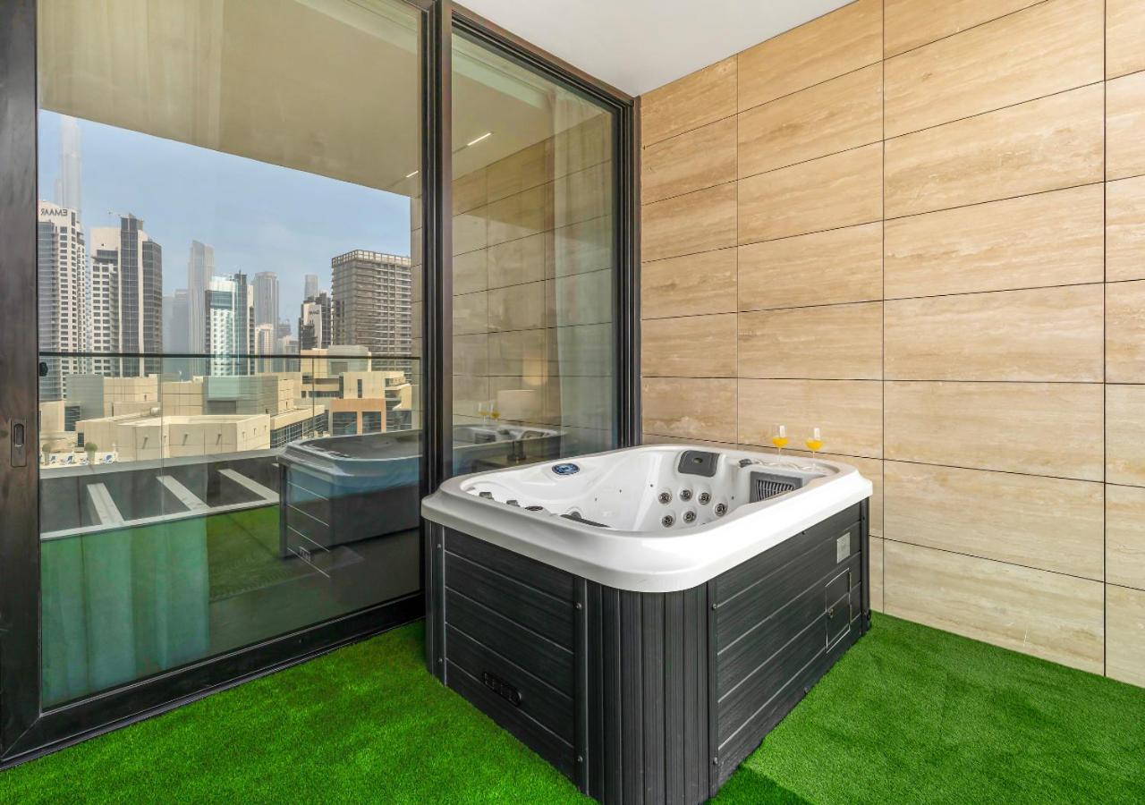 Luxury 1 BR Apartment with Private Jacuzzi - 3