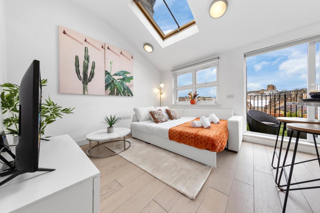 Charming Kensington Retreat - 5