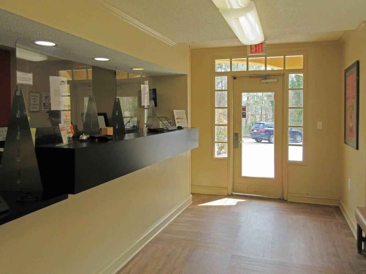 City Studios Inn and Suites — photo 11