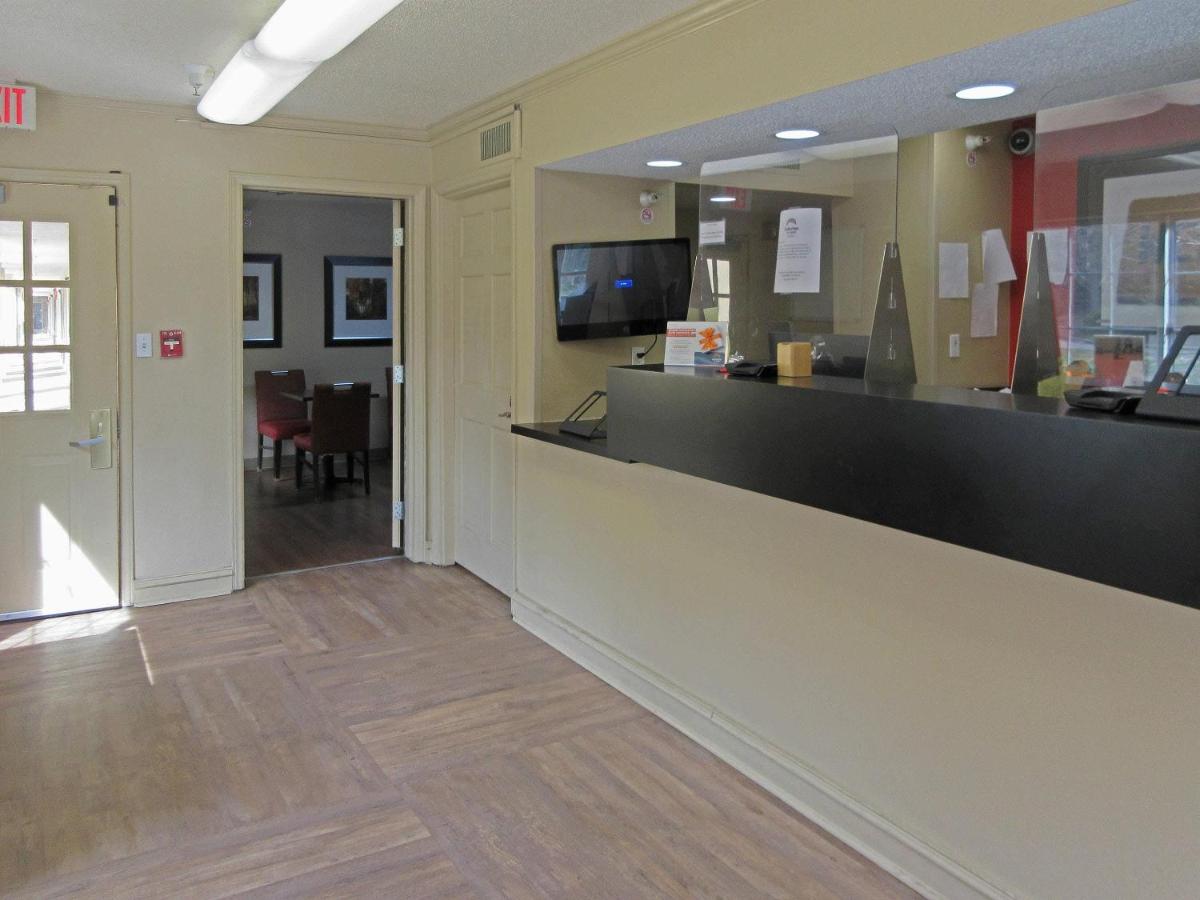 City Studios Inn and Suites — photo 12