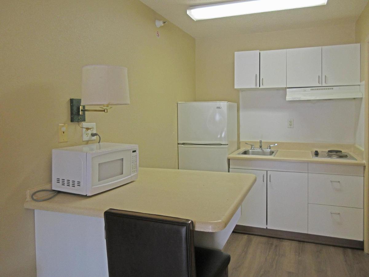 City Studios Inn and Suites — photo 22