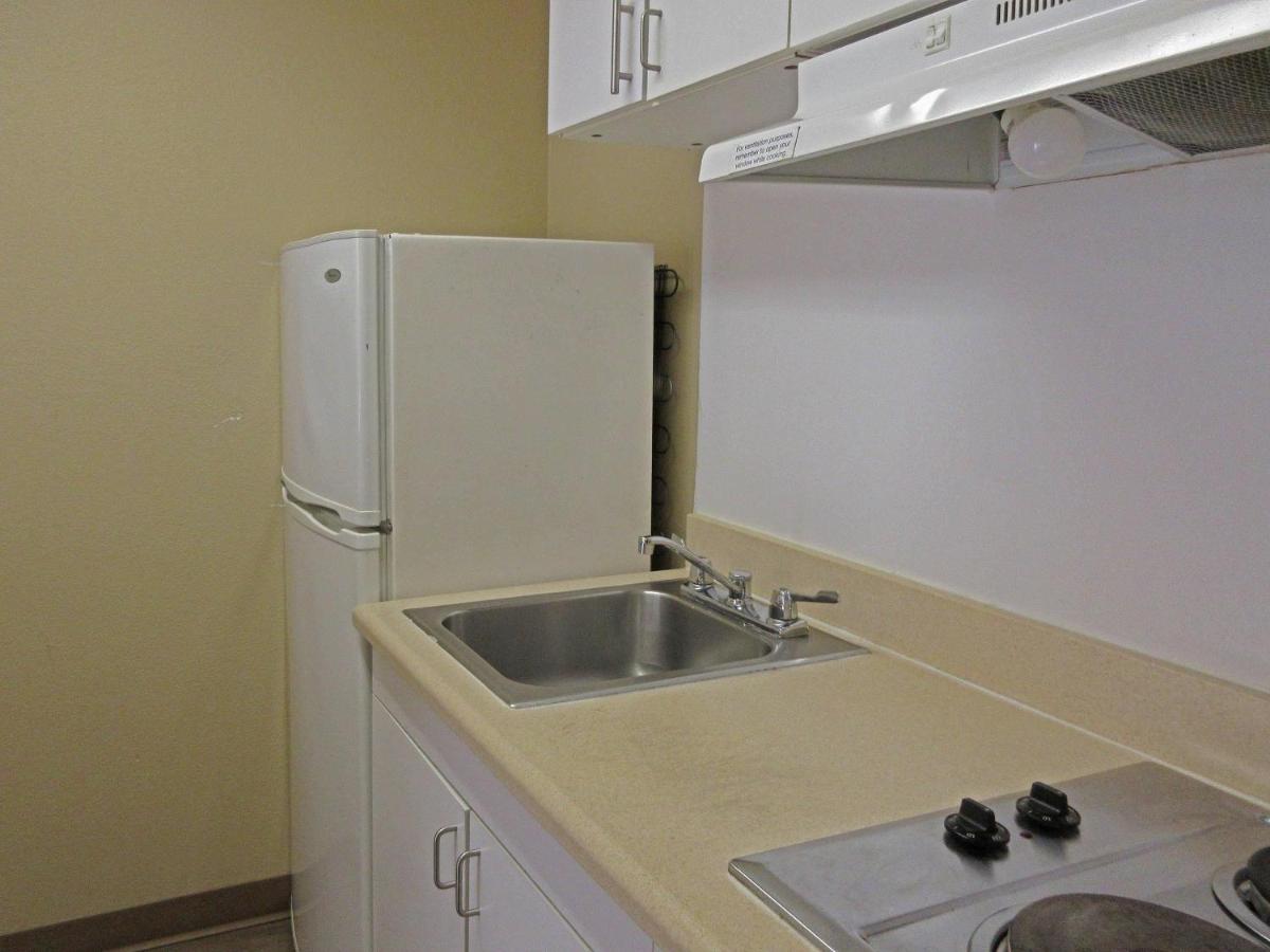 City Studios Inn and Suites — photo 24