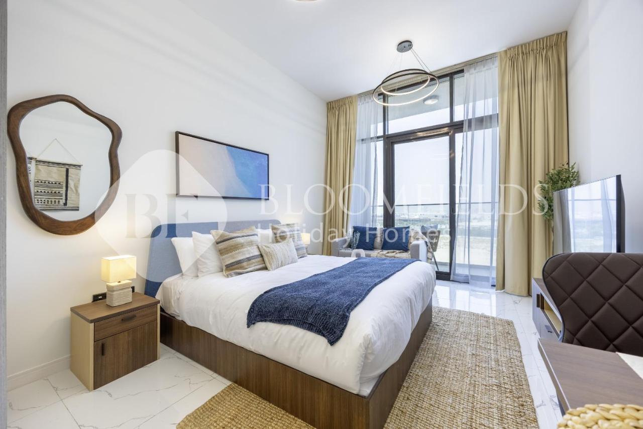 Bloomfields Pretty Stu In The Gate Masdar