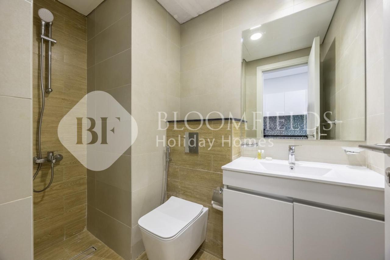 Bloomfields Pretty Stu In The Gate Masdar - 3