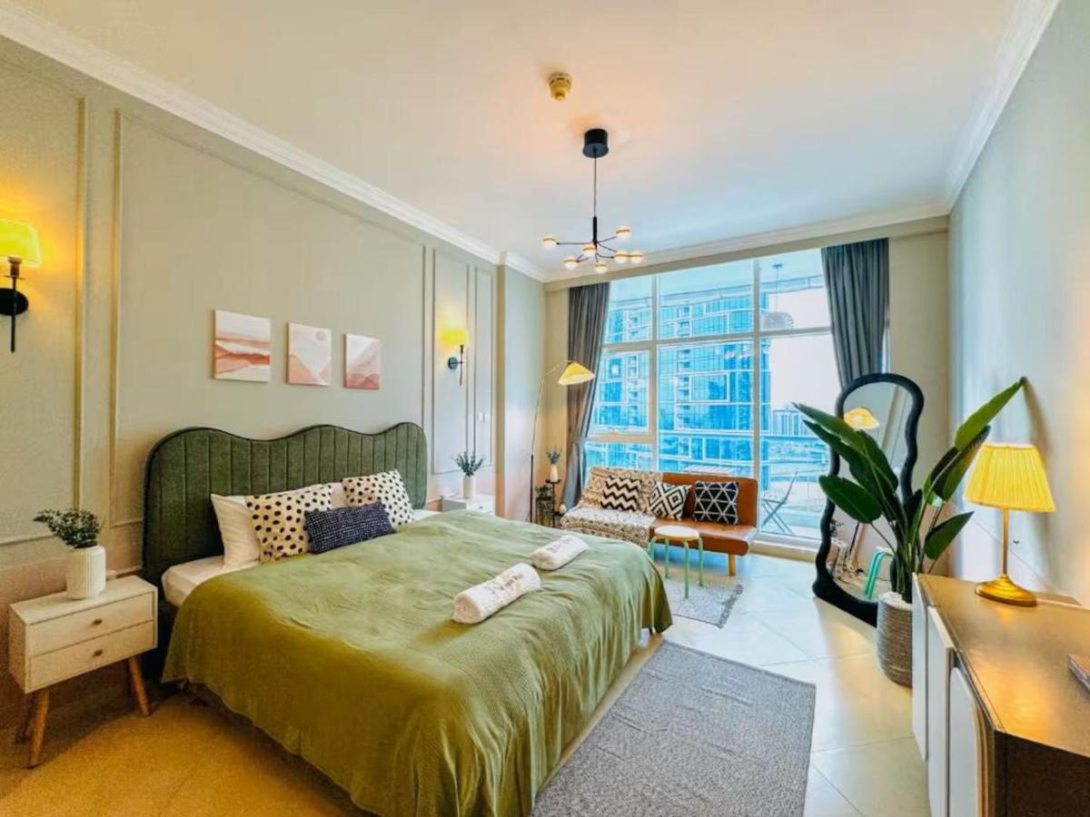 Walk to JBR Marina Beach & Tram! Luxury Family 3BD, Stunning Views - 5