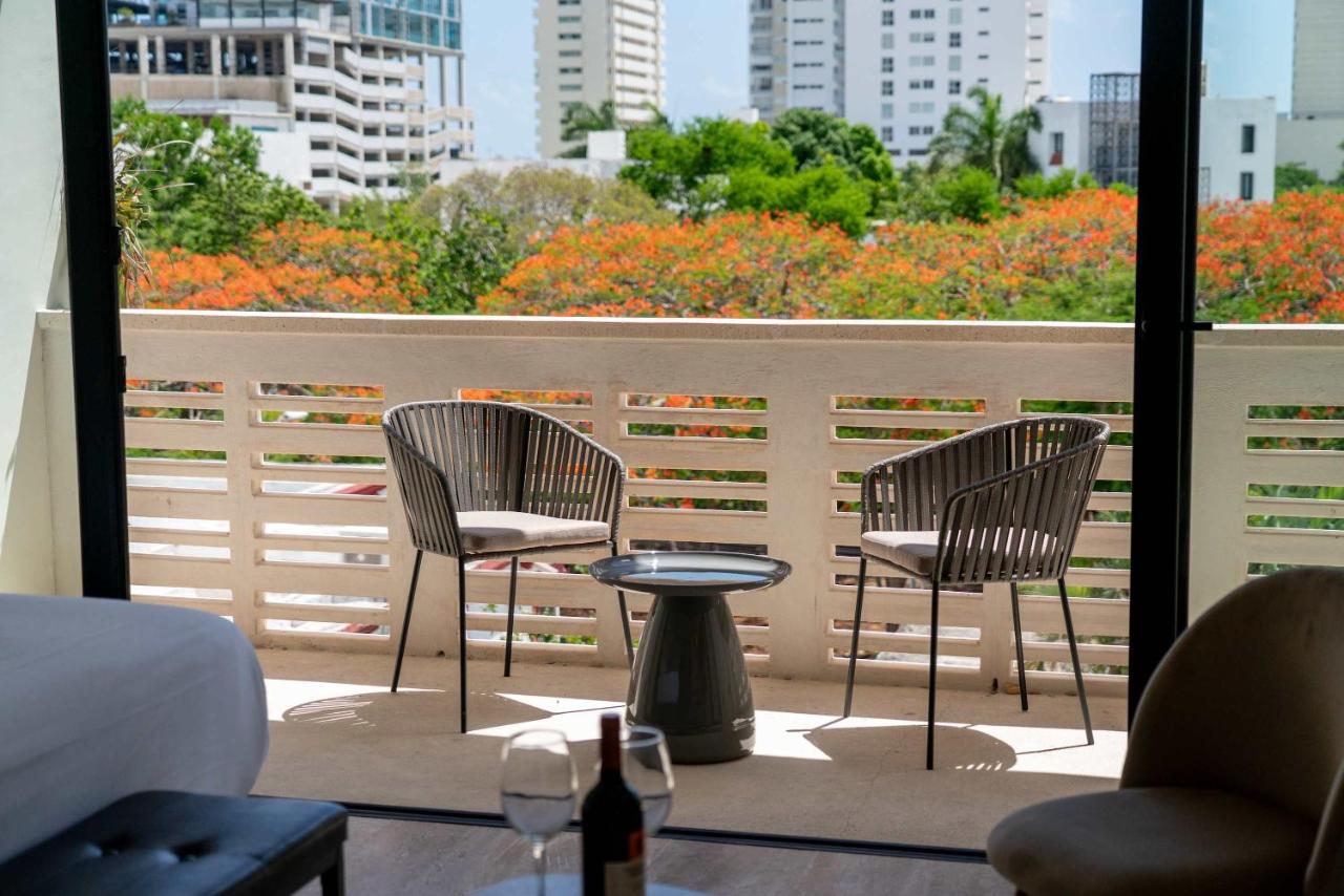 All-in-One Studio - Fast WiFi Cowork & More - 2