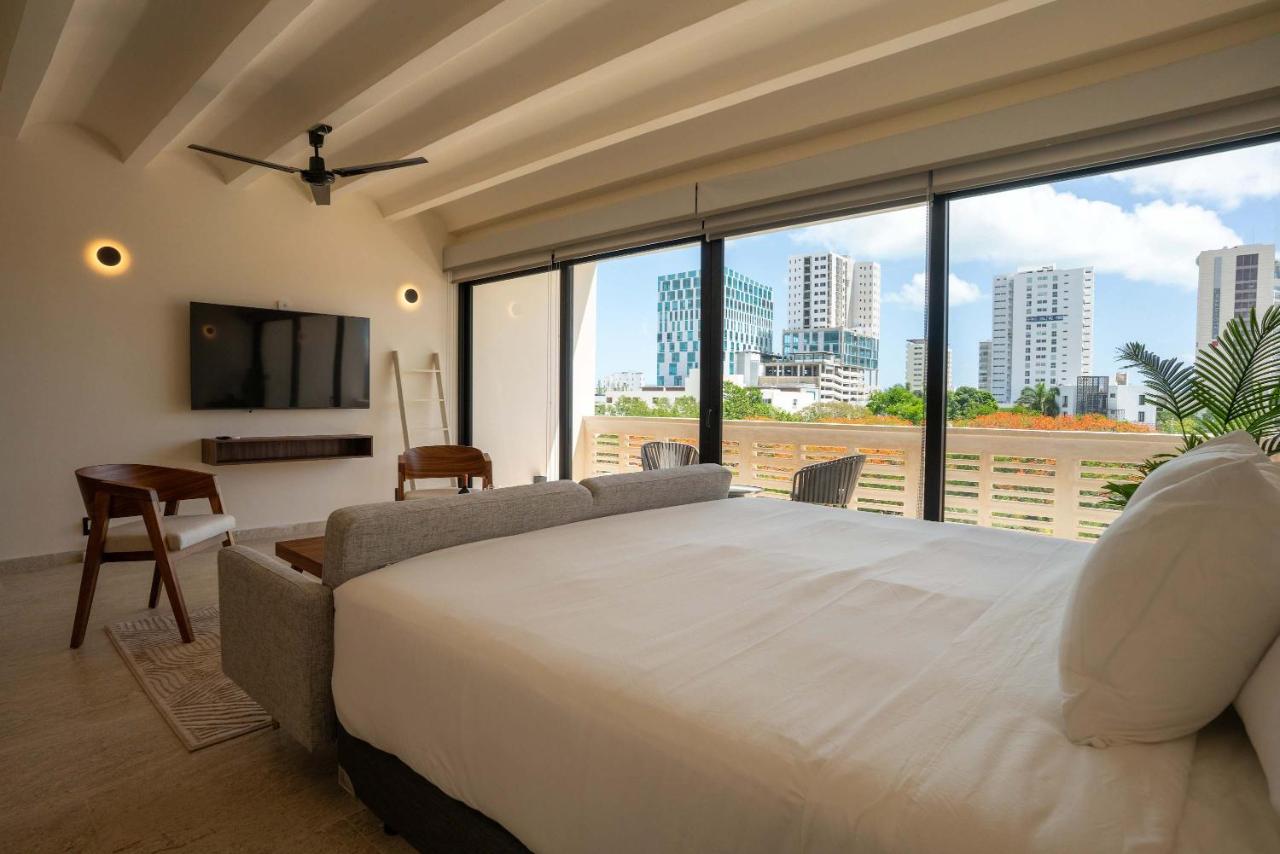 Nomad Studio Fast WiFi and Rooftop Pool - 3