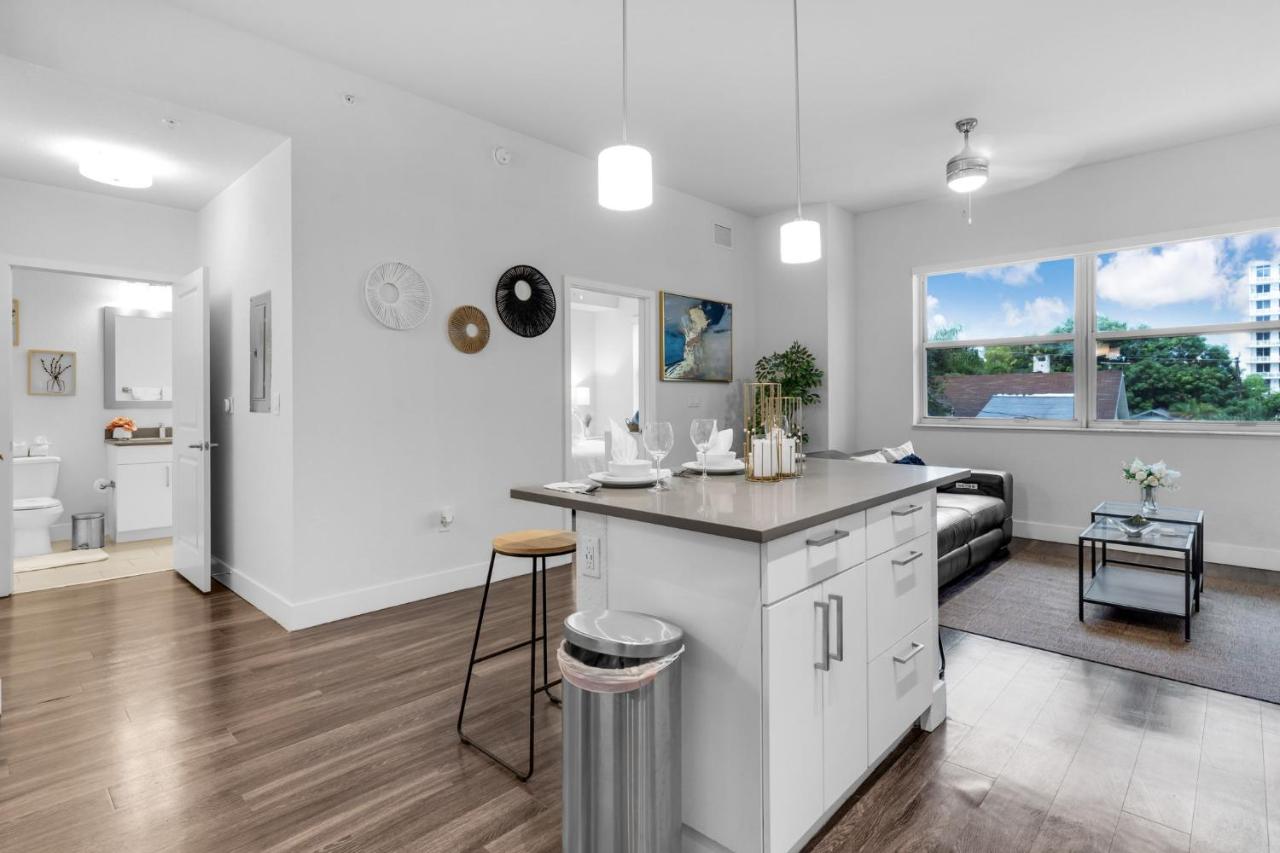 Sunny 1BR Unit With Free Parking Prime Location - 2