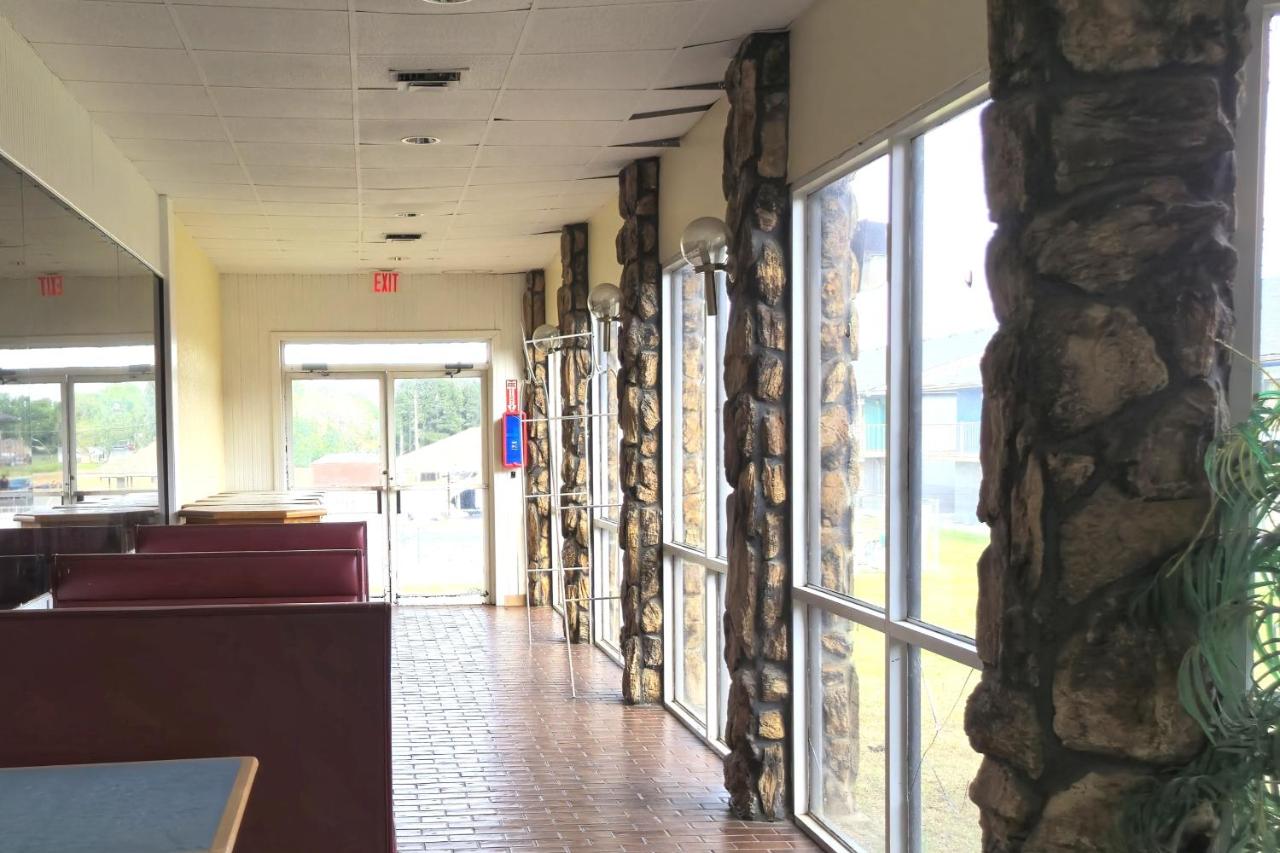 River Valley Inn & Suites (Extended Stay) — photo 9