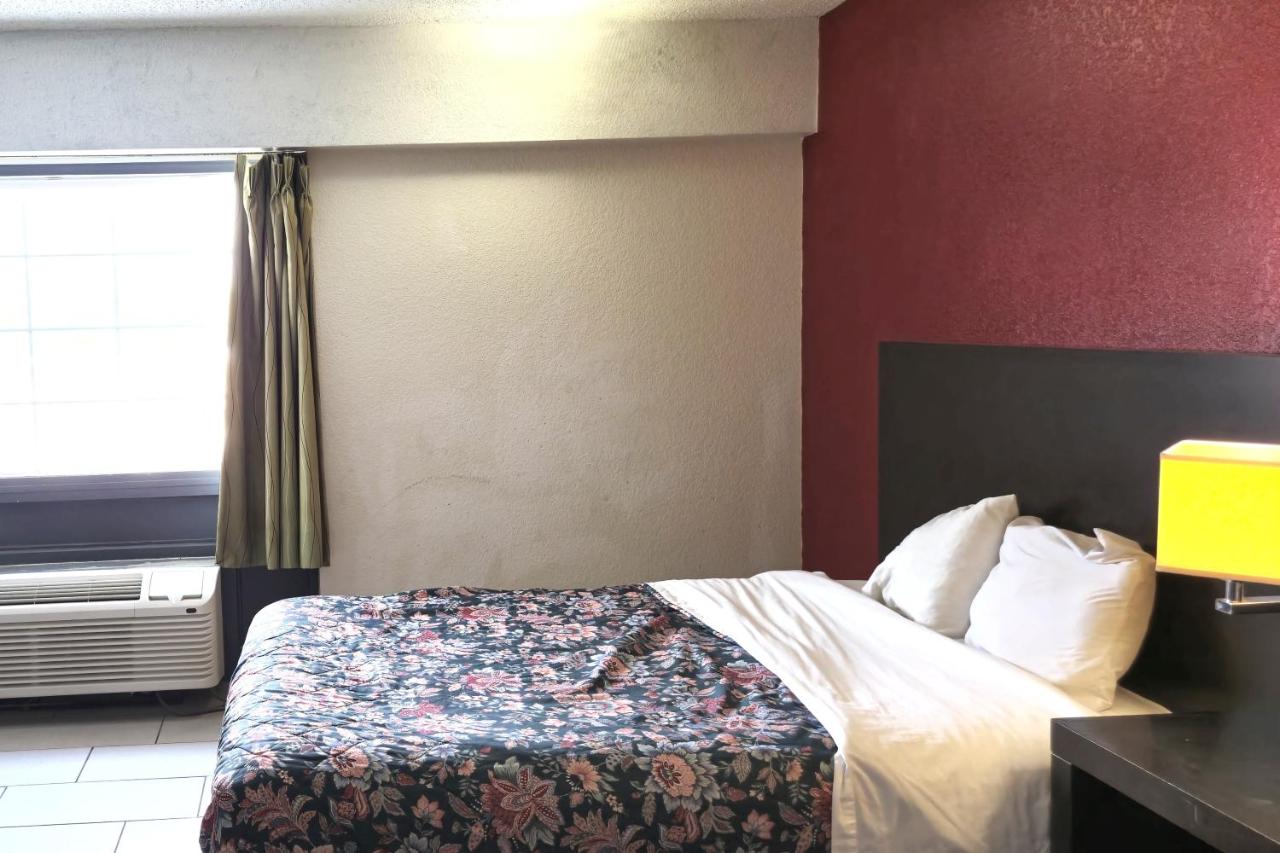 River Valley Inn & Suites (Extended Stay) — photo 14