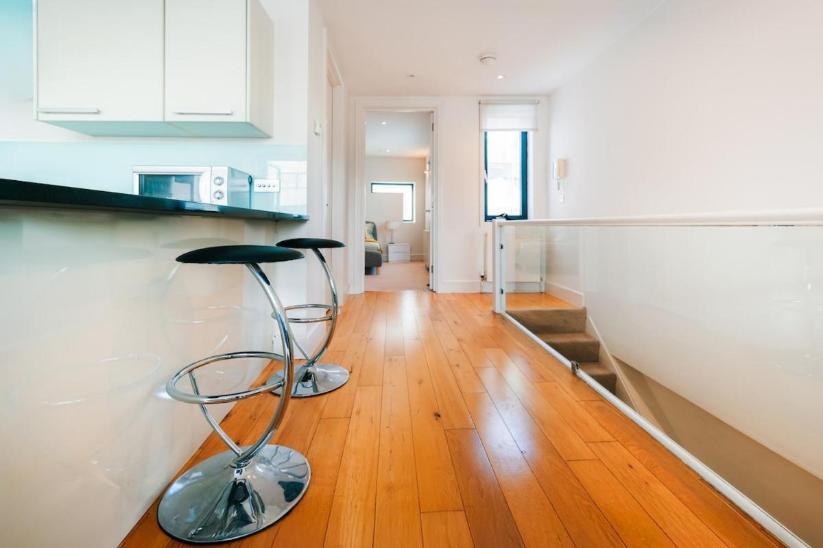 Loft Apartment in Farringdon with a Terrace - 3