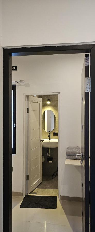 Two Bedrooms Entire House, new property - 3